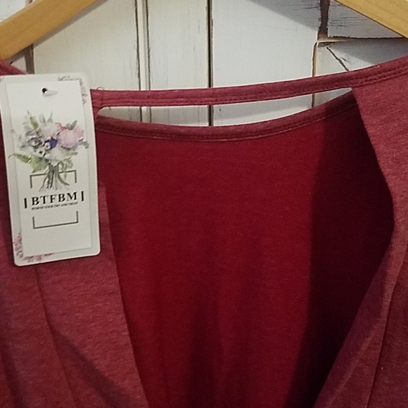 Red Open back crisscross top - Picture 4 of 4